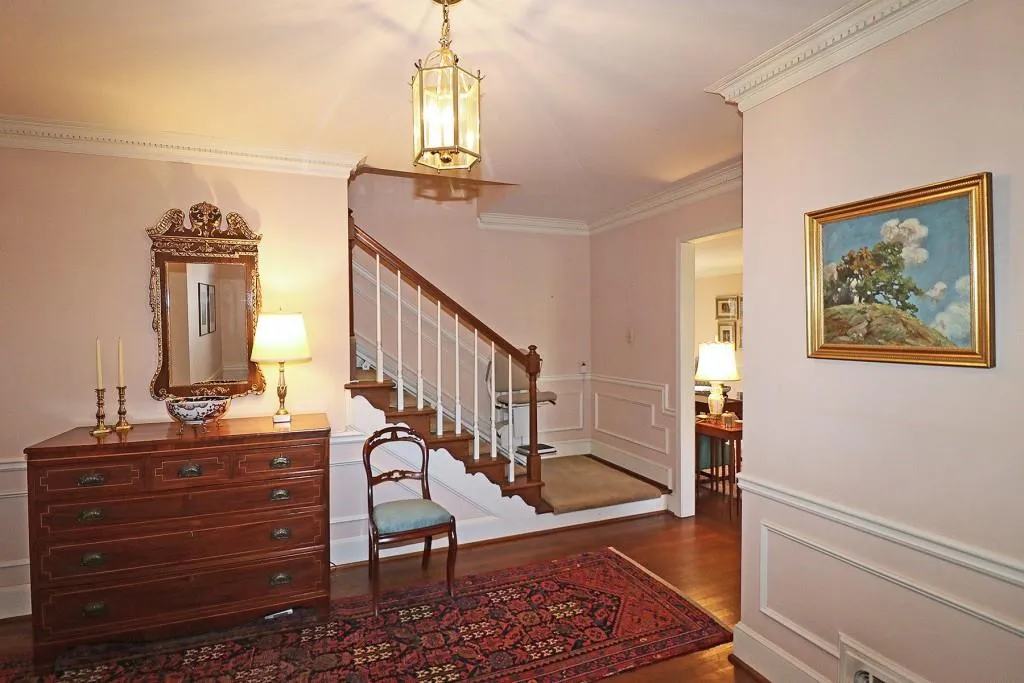 6160 Heards Creek Drive, Sandy Springs, Georgia 30328, 5 Bedrooms Bedrooms, ,3 BathroomsBathrooms,Residential,Sold,6160 Heards Creek Drive,7009474