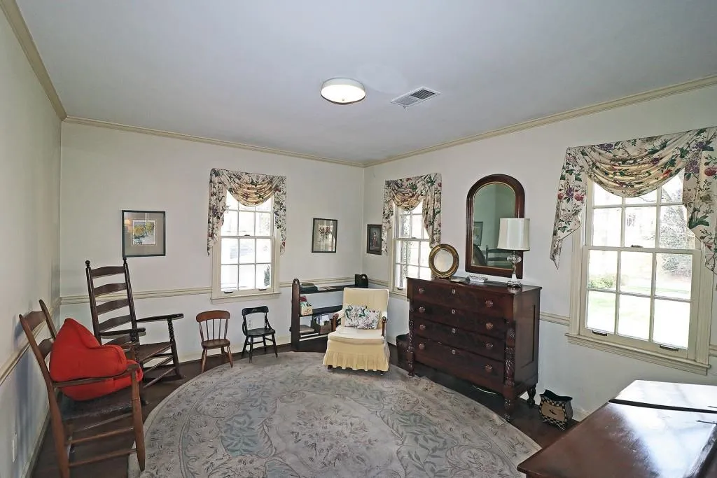 6160 Heards Creek Drive, Sandy Springs, Georgia 30328, 5 Bedrooms Bedrooms, ,3 BathroomsBathrooms,Residential,Sold,6160 Heards Creek Drive,7009474