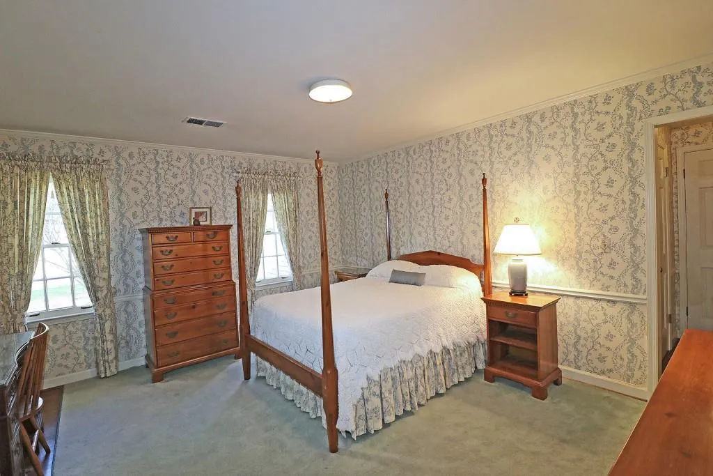 6160 Heards Creek Drive, Sandy Springs, Georgia 30328, 5 Bedrooms Bedrooms, ,3 BathroomsBathrooms,Residential,Sold,6160 Heards Creek Drive,7009474