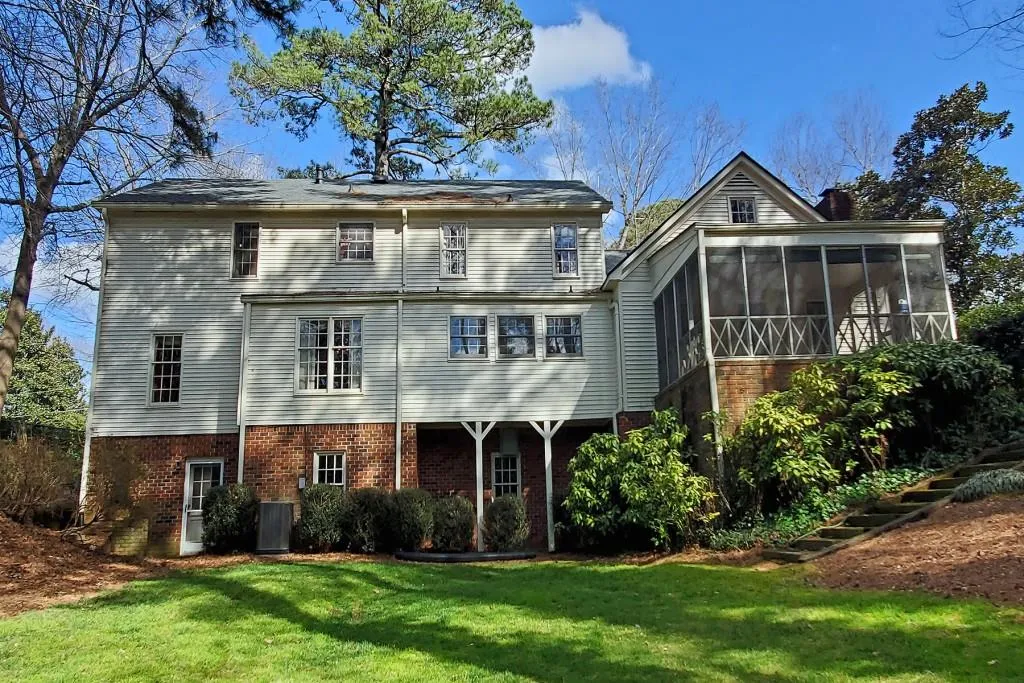 6160 Heards Creek Drive, Sandy Springs, Georgia 30328, 5 Bedrooms Bedrooms, ,3 BathroomsBathrooms,Residential,Sold,6160 Heards Creek Drive,7009474