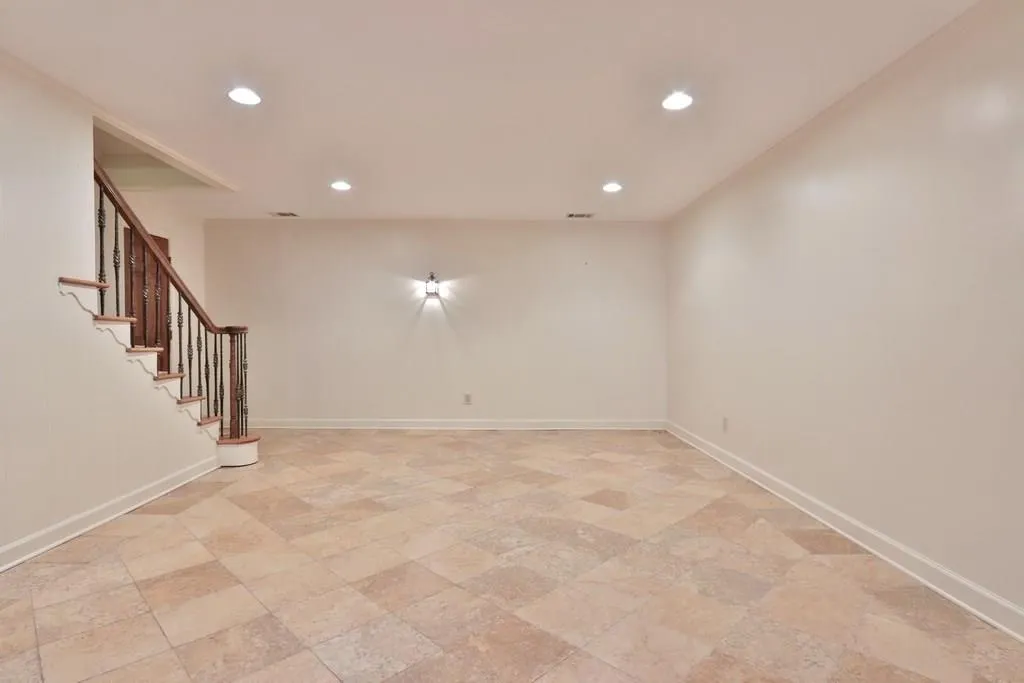 8930 Ridgemont Drive, Sandy Springs, Georgia 30350, 6 Bedrooms Bedrooms, ,4 BathroomsBathrooms,Residential,Sold,8930 Ridgemont Drive,6101528