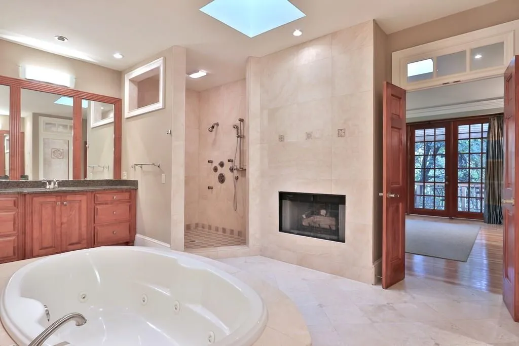 8930 Ridgemont Drive, Sandy Springs, Georgia 30350, 6 Bedrooms Bedrooms, ,4 BathroomsBathrooms,Residential,Sold,8930 Ridgemont Drive,6101528