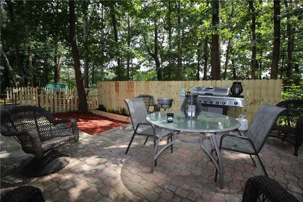 605 Dalrymple Road, Sandy Springs, Georgia 30328, 6 Bedrooms Bedrooms, ,3 BathroomsBathrooms,Residential,Sold,605 Dalrymple Road,5988662