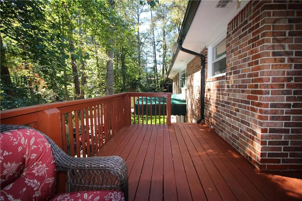 605 Dalrymple Road, Sandy Springs, Georgia 30328, 6 Bedrooms Bedrooms, ,3 BathroomsBathrooms,Residential,Sold,605 Dalrymple Road,5988662