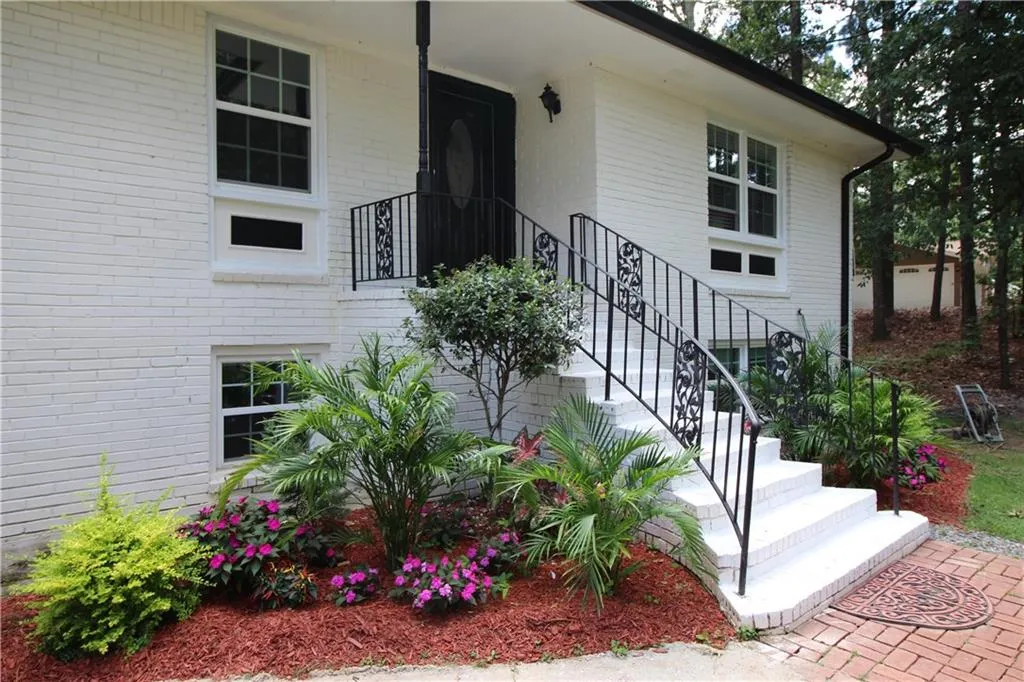 605 Dalrymple Road, Sandy Springs, Georgia 30328, 6 Bedrooms Bedrooms, ,3 BathroomsBathrooms,Residential,Sold,605 Dalrymple Road,5988662