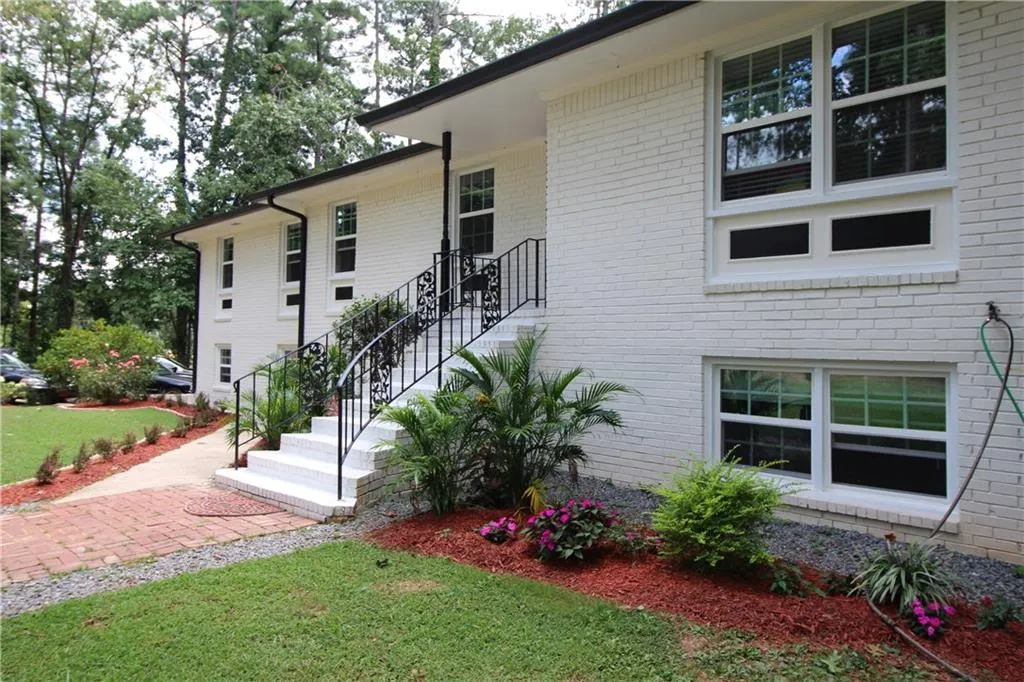 605 Dalrymple Road, Sandy Springs, Georgia 30328, 6 Bedrooms Bedrooms, ,3 BathroomsBathrooms,Residential,Sold,605 Dalrymple Road,5988662