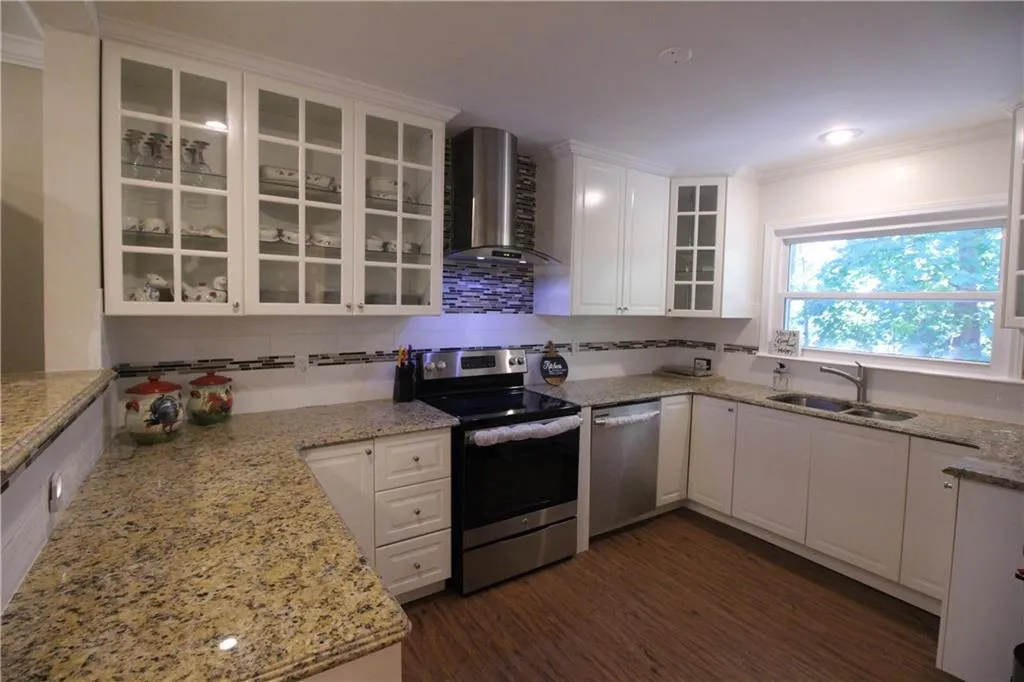 605 Dalrymple Road, Sandy Springs, Georgia 30328, 6 Bedrooms Bedrooms, ,3 BathroomsBathrooms,Residential,Sold,605 Dalrymple Road,5988662