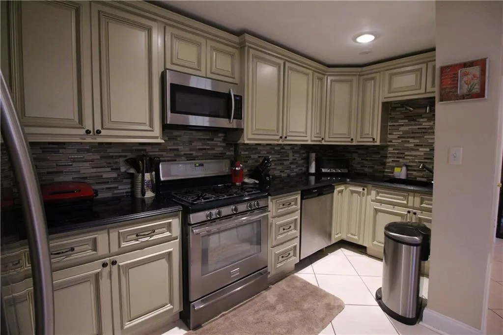 605 Dalrymple Road, Sandy Springs, Georgia 30328, 6 Bedrooms Bedrooms, ,3 BathroomsBathrooms,Residential,Sold,605 Dalrymple Road,5988662