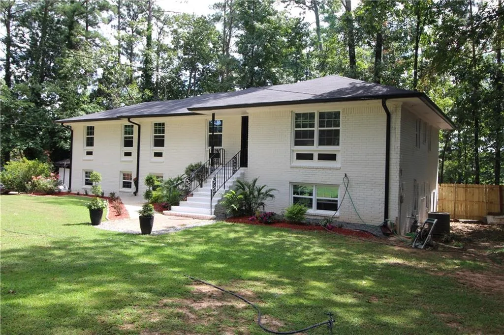 605 Dalrymple Road, Sandy Springs, Georgia 30328, 6 Bedrooms Bedrooms, ,3 BathroomsBathrooms,Residential,Sold,605 Dalrymple Road,5988662
