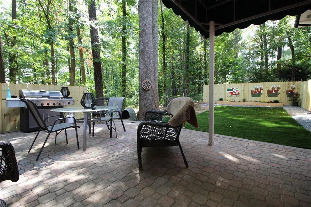 605 Dalrymple Road, Sandy Springs, Georgia 30328, 6 Bedrooms Bedrooms, ,3 BathroomsBathrooms,Residential,Sold,605 Dalrymple Road,5988662