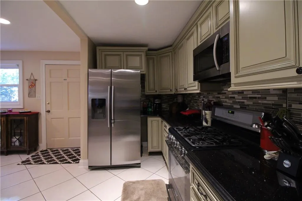 605 Dalrymple Road, Sandy Springs, Georgia 30328, 6 Bedrooms Bedrooms, ,3 BathroomsBathrooms,Residential,Sold,605 Dalrymple Road,5988662