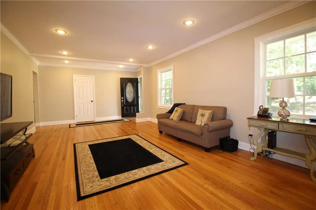 605 Dalrymple Road, Sandy Springs, Georgia 30328, 6 Bedrooms Bedrooms, ,3 BathroomsBathrooms,Residential,Sold,605 Dalrymple Road,5988662