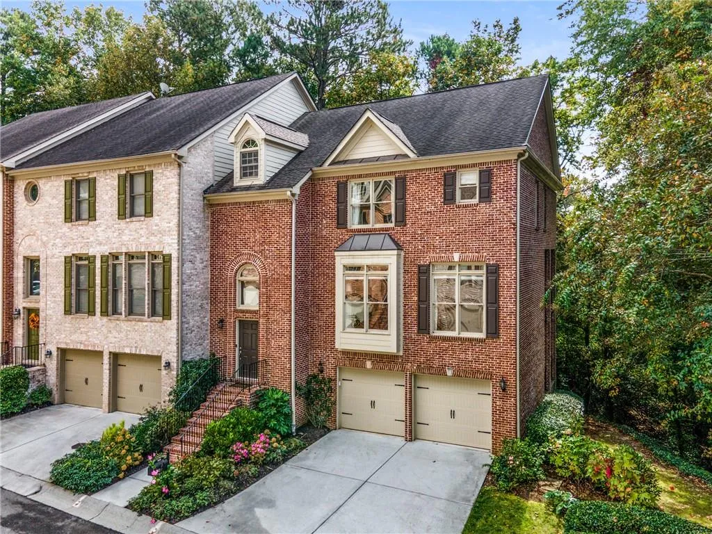 7249 Village Creek Trace, Sandy Springs, Georgia 30328, 4 Bedrooms Bedrooms, ,3 BathroomsBathrooms,Residential,Sold,7249 Village Creek Trace,7128695