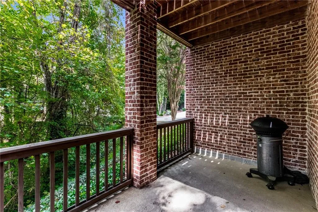 7249 Village Creek Trace, Sandy Springs, Georgia 30328, 4 Bedrooms Bedrooms, ,3 BathroomsBathrooms,Residential,Sold,7249 Village Creek Trace,7128695
