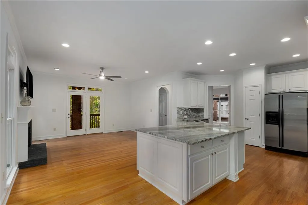 7249 Village Creek Trace, Sandy Springs, Georgia 30328, 4 Bedrooms Bedrooms, ,3 BathroomsBathrooms,Residential,Sold,7249 Village Creek Trace,7128695