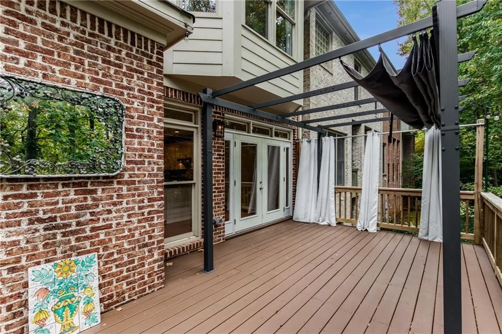 7249 Village Creek Trace, Sandy Springs, Georgia 30328, 4 Bedrooms Bedrooms, ,3 BathroomsBathrooms,Residential,Sold,7249 Village Creek Trace,7128695
