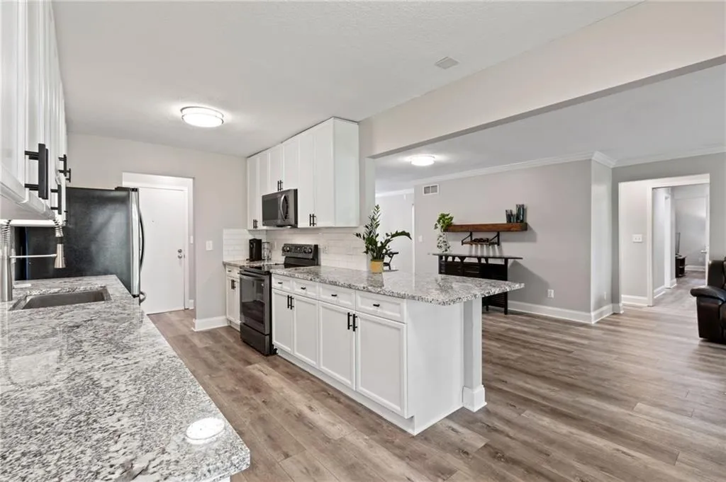 750 Dalrymple Road Unit I3, Atlanta, Georgia 30328, 3 Bedrooms Bedrooms, ,2 BathroomsBathrooms,Residential,Sold,750 Dalrymple Road Unit I3,7376476