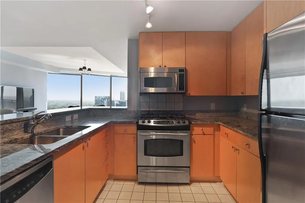 3338 Peachtree Road Ne Unit 3404, Atlanta, Georgia 30326, 1 Bedroom Bedrooms, ,1 BathroomBathrooms,Residential,Sold,3338 Peachtree Road Ne Unit 3404,6546254