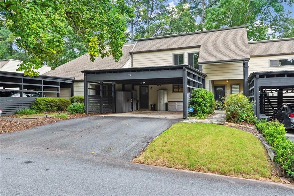 71 Forrest Place, Sandy Springs, Georgia 30328, 3 Bedrooms Bedrooms, ,2 BathroomsBathrooms,Residential,Sold,71 Forrest Place,6932707