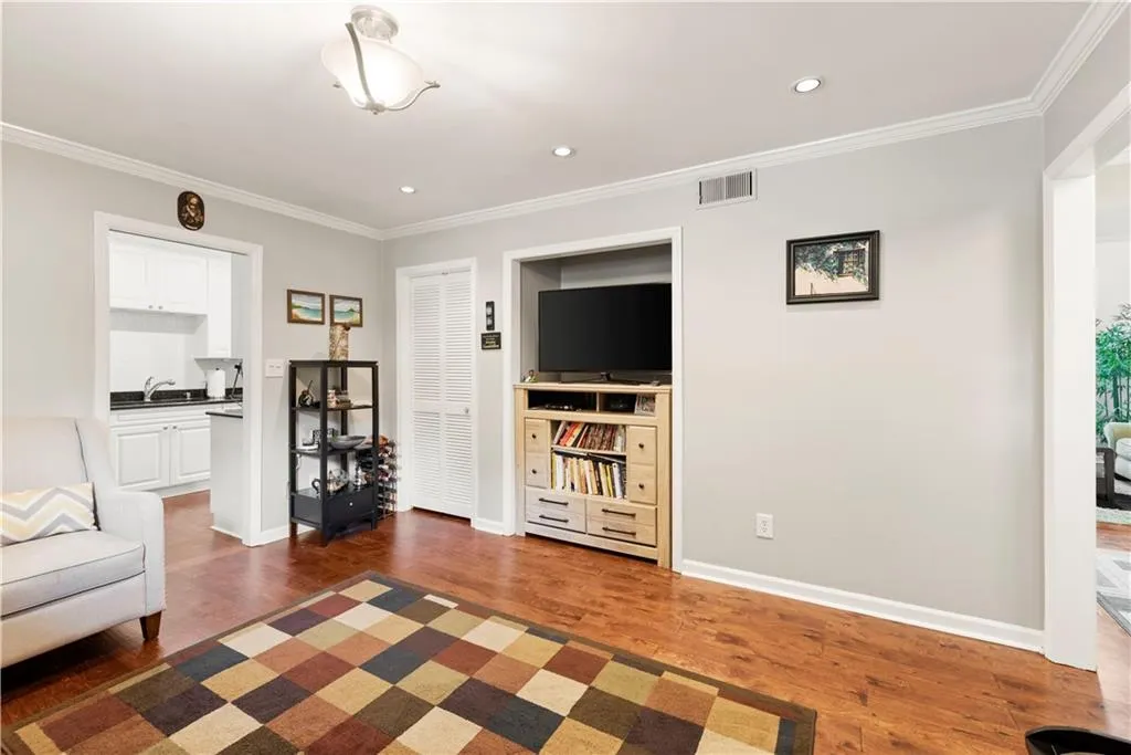 71 Forrest Place, Sandy Springs, Georgia 30328, 3 Bedrooms Bedrooms, ,2 BathroomsBathrooms,Residential,Sold,71 Forrest Place,6932707