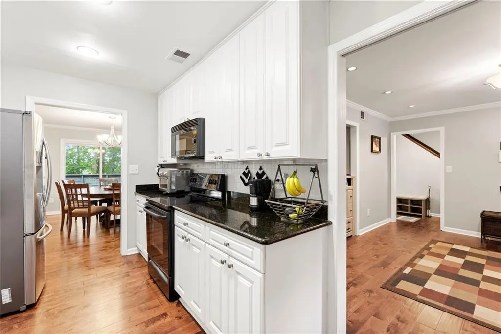 71 Forrest Place, Sandy Springs, Georgia 30328, 3 Bedrooms Bedrooms, ,2 BathroomsBathrooms,Residential,Sold,71 Forrest Place,6932707