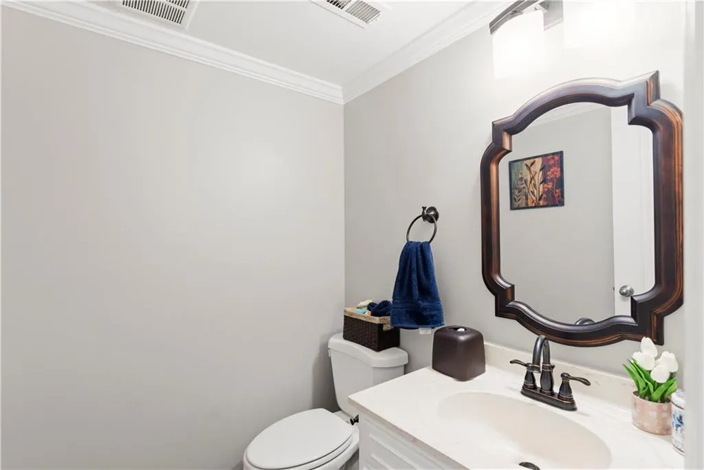 71 Forrest Place, Sandy Springs, Georgia 30328, 3 Bedrooms Bedrooms, ,2 BathroomsBathrooms,Residential,Sold,71 Forrest Place,6932707