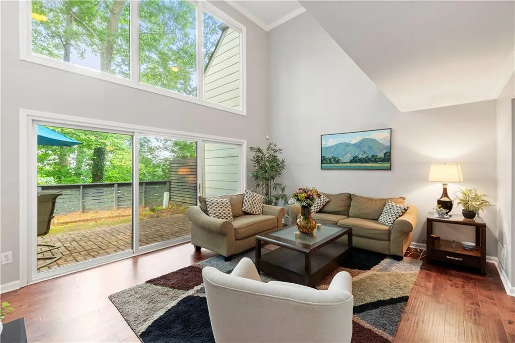 71 Forrest Place, Sandy Springs, Georgia 30328, 3 Bedrooms Bedrooms, ,2 BathroomsBathrooms,Residential,Sold,71 Forrest Place,6932707