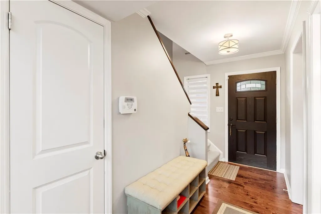 71 Forrest Place, Sandy Springs, Georgia 30328, 3 Bedrooms Bedrooms, ,2 BathroomsBathrooms,Residential,Sold,71 Forrest Place,6932707