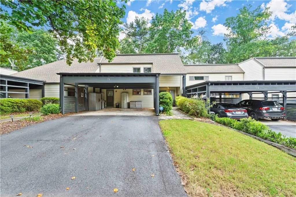 71 Forrest Place, Sandy Springs, Georgia 30328, 3 Bedrooms Bedrooms, ,2 BathroomsBathrooms,Residential,Sold,71 Forrest Place,6932707