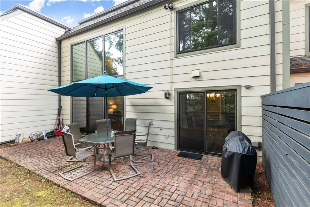 71 Forrest Place, Sandy Springs, Georgia 30328, 3 Bedrooms Bedrooms, ,2 BathroomsBathrooms,Residential,Sold,71 Forrest Place,6932707