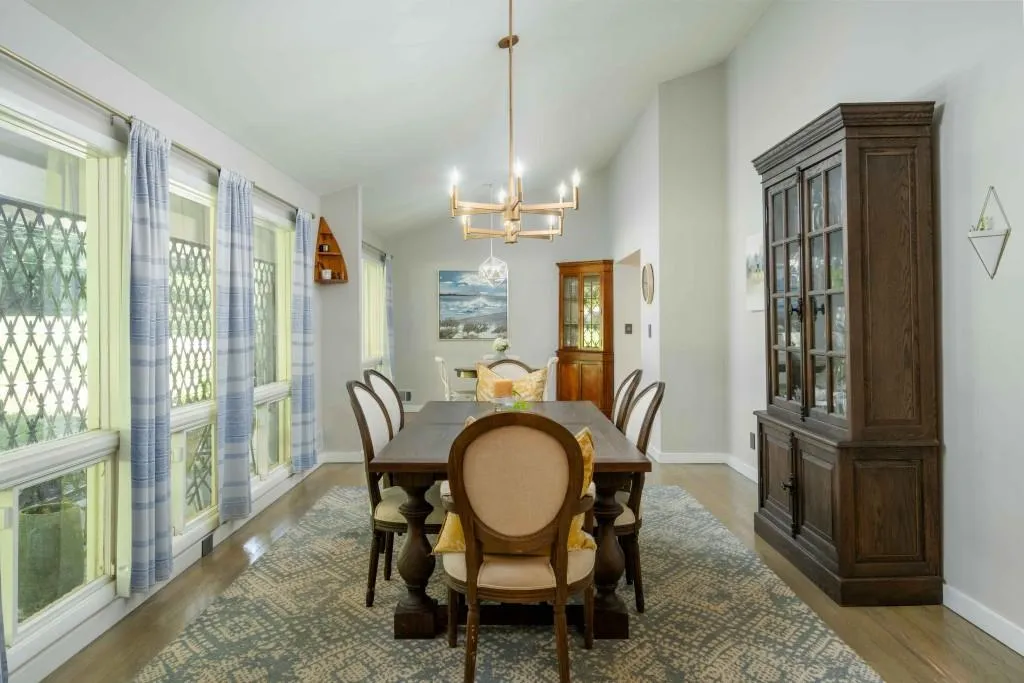 5255 Mount Vernon Parkway, Sandy Springs, Georgia 30327, 5 Bedrooms Bedrooms, ,3 BathroomsBathrooms,Residential,Sold,5255 Mount Vernon Parkway,7071435