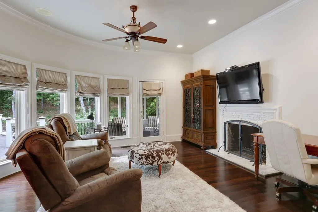 635 Widgeon Lane, Sandy Springs, Georgia 30327, 6 Bedrooms Bedrooms, ,5 BathroomsBathrooms,Residential,Sold,635 Widgeon Lane,5696374