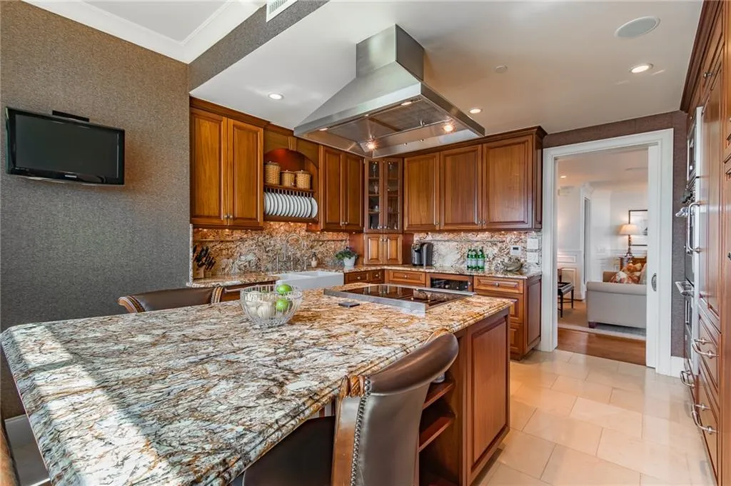 750 Park Avenue Ne Unit 29s, Atlanta, Georgia 30326, 2 Bedrooms Bedrooms, 0 ,2 BathroomsBathrooms,Residential,For Sale,750 Park Avenue Ne Unit 29s,7701314