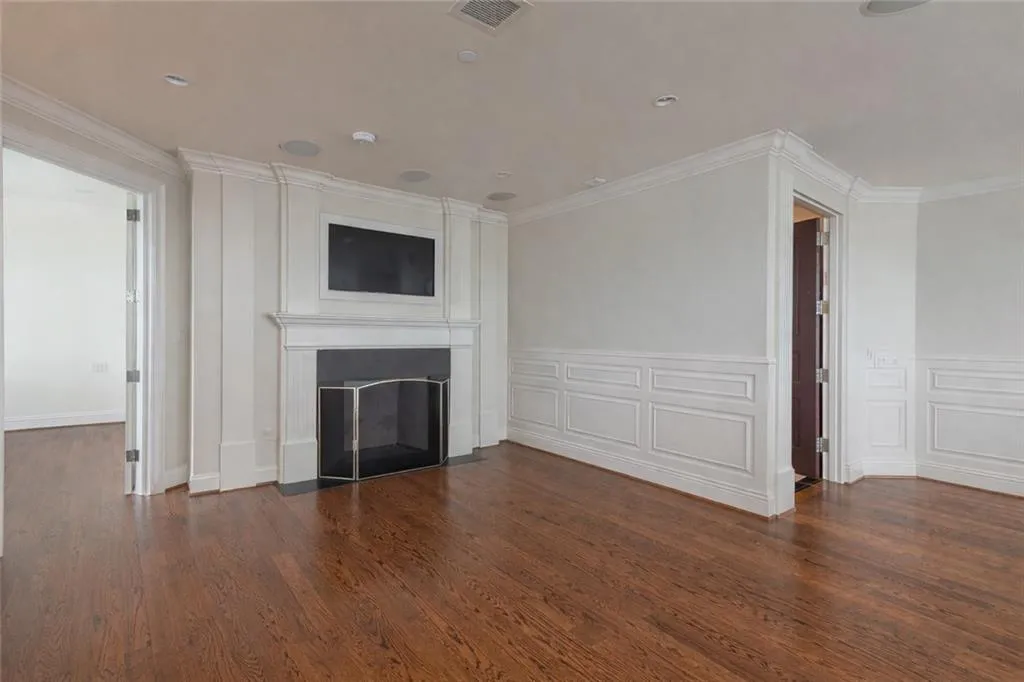 750 Park Avenue Ne Unit 29s, Atlanta, Georgia 30326, 2 Bedrooms Bedrooms, 0 ,2 BathroomsBathrooms,Residential,For Sale,750 Park Avenue Ne Unit 29s,7701314