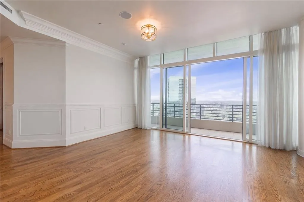 750 Park Avenue Ne Unit 29s, Atlanta, Georgia 30326, 2 Bedrooms Bedrooms, 0 ,2 BathroomsBathrooms,Residential,For Sale,750 Park Avenue Ne Unit 29s,7701314