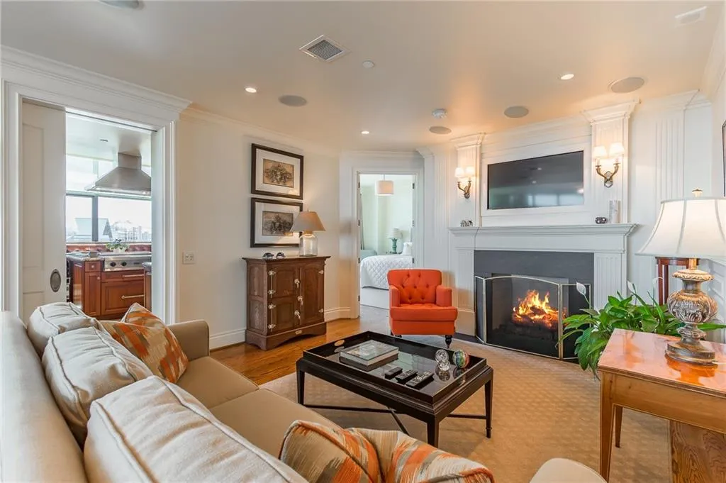 750 Park Avenue Ne Unit 29s, Atlanta, Georgia 30326, 2 Bedrooms Bedrooms, 0 ,2 BathroomsBathrooms,Residential,For Sale,750 Park Avenue Ne Unit 29s,7701314