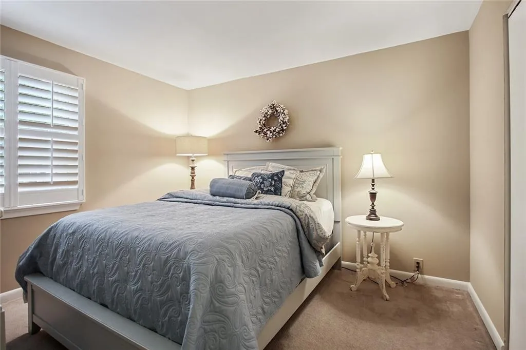 45 Dunwoody Springs Drive, Atlanta, Georgia 30328, 2 Bedrooms Bedrooms, ,2 BathroomsBathrooms,Residential,Sold,45 Dunwoody Springs Drive,6780326