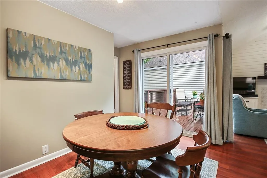 45 Dunwoody Springs Drive, Atlanta, Georgia 30328, 2 Bedrooms Bedrooms, ,2 BathroomsBathrooms,Residential,Sold,45 Dunwoody Springs Drive,6780326