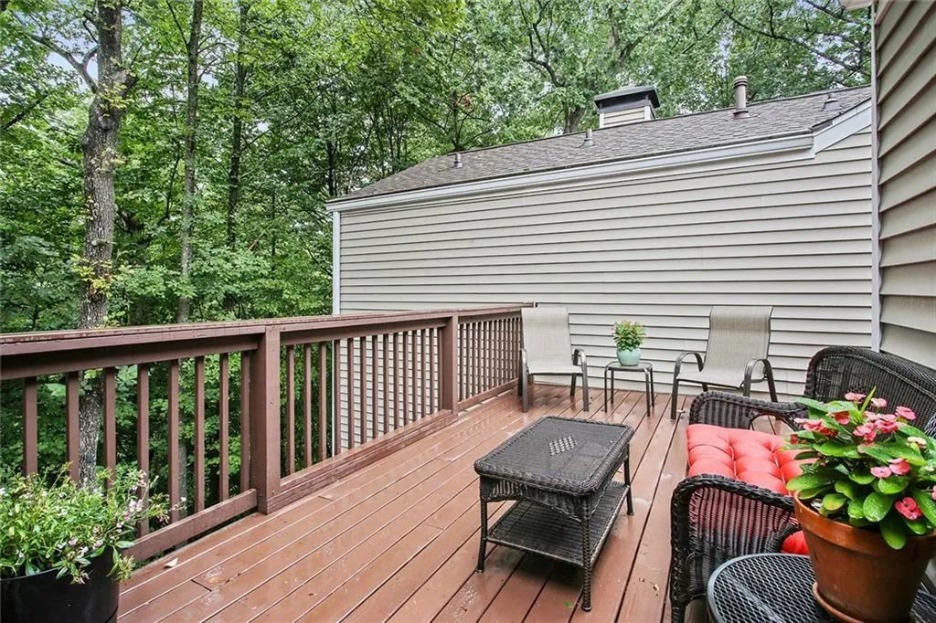 45 Dunwoody Springs Drive, Atlanta, Georgia 30328, 2 Bedrooms Bedrooms, ,2 BathroomsBathrooms,Residential,Sold,45 Dunwoody Springs Drive,6780326