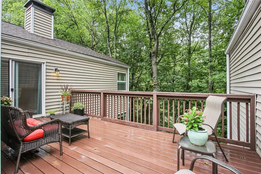 45 Dunwoody Springs Drive, Atlanta, Georgia 30328, 2 Bedrooms Bedrooms, ,2 BathroomsBathrooms,Residential,Sold,45 Dunwoody Springs Drive,6780326