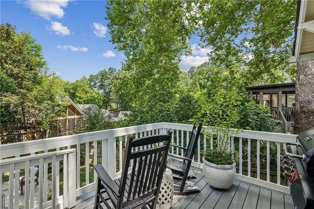 2210 Fairhaven Circle Ne, Atlanta, Georgia 30305, 3 Bedrooms Bedrooms, ,2 BathroomsBathrooms,Residential,For Sale,2210 Fairhaven Circle Ne,7616350
