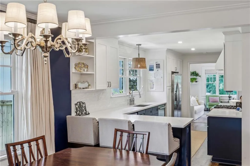 2210 Fairhaven Circle Ne, Atlanta, Georgia 30305, 3 Bedrooms Bedrooms, ,2 BathroomsBathrooms,Residential,For Sale,2210 Fairhaven Circle Ne,7616350