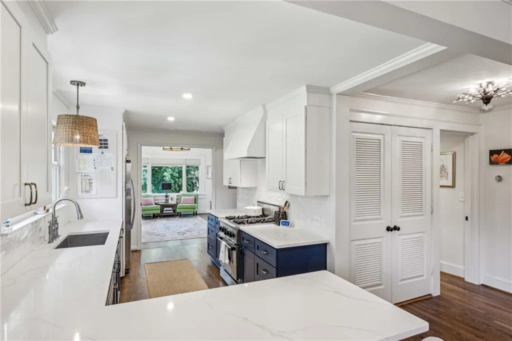 2210 Fairhaven Circle Ne, Atlanta, Georgia 30305, 3 Bedrooms Bedrooms, ,2 BathroomsBathrooms,Residential,For Sale,2210 Fairhaven Circle Ne,7616350