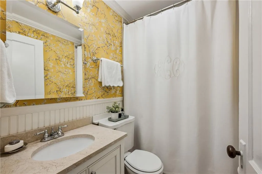 2210 Fairhaven Circle Ne, Atlanta, Georgia 30305, 3 Bedrooms Bedrooms, ,2 BathroomsBathrooms,Residential,For Sale,2210 Fairhaven Circle Ne,7616350