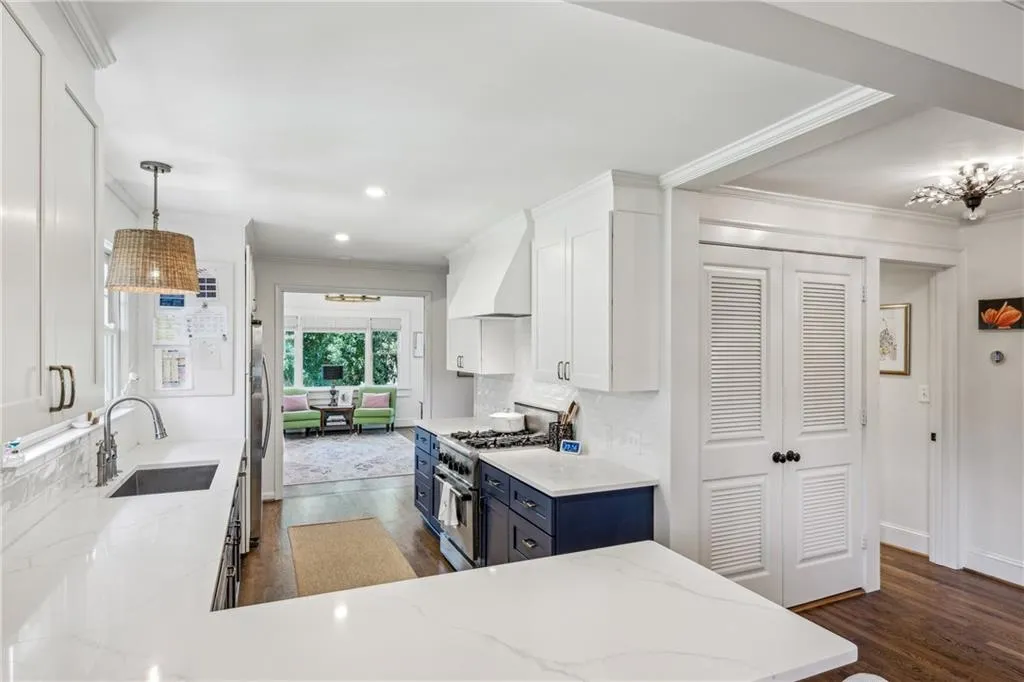 2210 Fairhaven Circle Ne, Atlanta, Georgia 30305, 3 Bedrooms Bedrooms, ,2 BathroomsBathrooms,Residential,For Sale,2210 Fairhaven Circle Ne,7616350