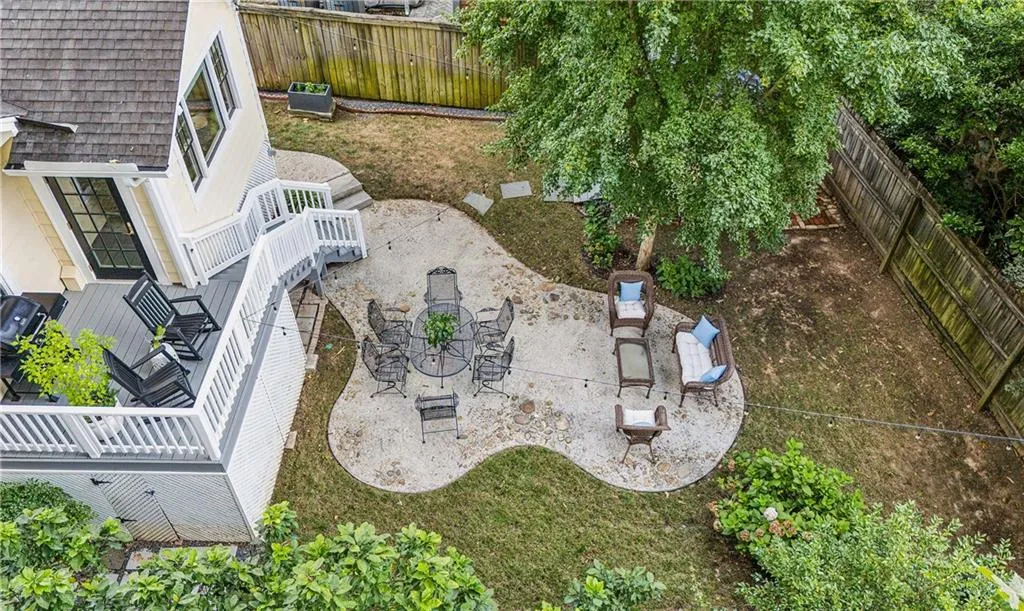 2210 Fairhaven Circle Ne, Atlanta, Georgia 30305, 3 Bedrooms Bedrooms, ,2 BathroomsBathrooms,Residential,For Sale,2210 Fairhaven Circle Ne,7616350