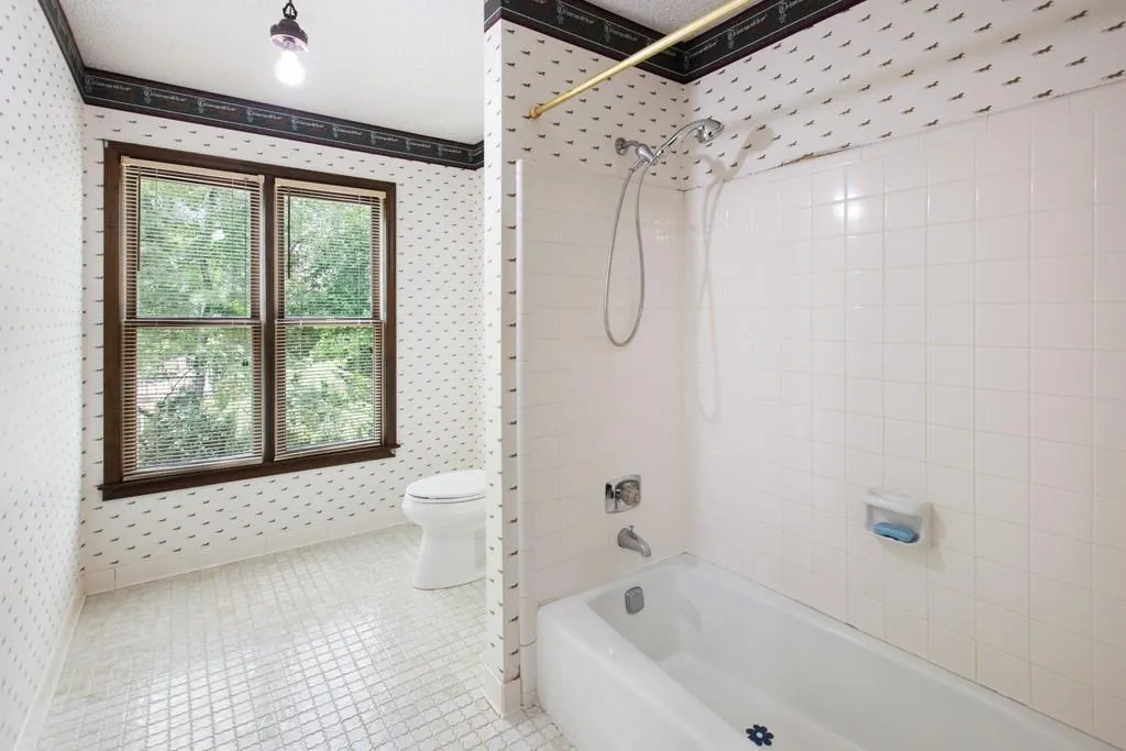 1628 Chevron Way, Sandy Springs, Georgia 30350, 5 Bedrooms Bedrooms, ,4 BathroomsBathrooms,Residential,Sold,1628 Chevron Way,6730166