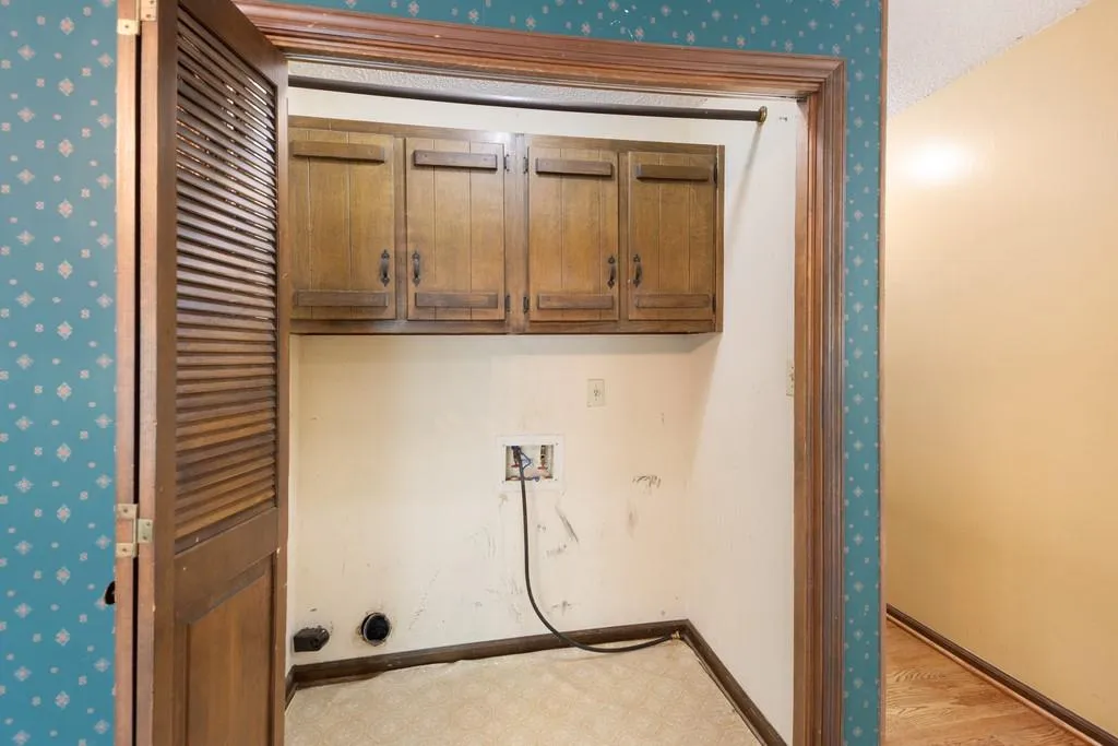 1628 Chevron Way, Sandy Springs, Georgia 30350, 5 Bedrooms Bedrooms, ,4 BathroomsBathrooms,Residential,Sold,1628 Chevron Way,6730166