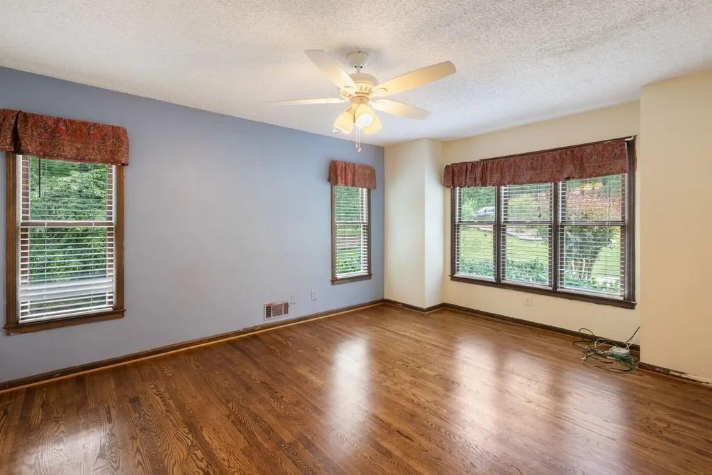 1628 Chevron Way, Sandy Springs, Georgia 30350, 5 Bedrooms Bedrooms, ,4 BathroomsBathrooms,Residential,Sold,1628 Chevron Way,6730166