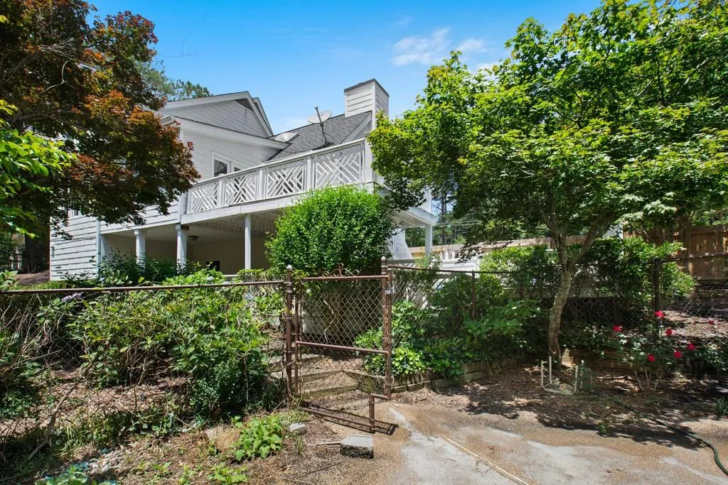 1628 Chevron Way, Sandy Springs, Georgia 30350, 5 Bedrooms Bedrooms, ,4 BathroomsBathrooms,Residential,Sold,1628 Chevron Way,6730166